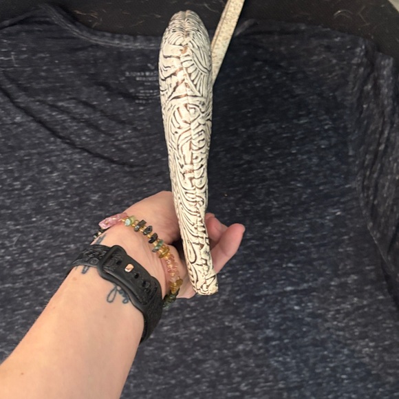 Patricia Nash Embossed Floral Clutch - Picture 8 of 14